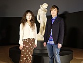 「ミケランジェロ展イメージソング作詞の江國香織と作曲の園田涼、『ダヴィデ＝アポロ』と初対面」1枚目/4