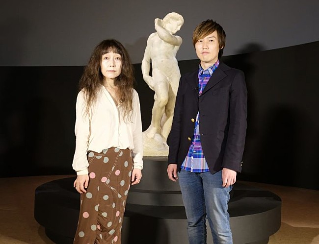 「ミケランジェロ展イメージソング作詞の江國香織と作曲の園田涼、『ダヴィデ＝アポロ』と初対面」1枚目/4