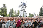 「SKY-HI、ガンダム立像の前で『ガンダム』アニメ主題歌＆ゲームテーマソングを歌唱」1枚目/9