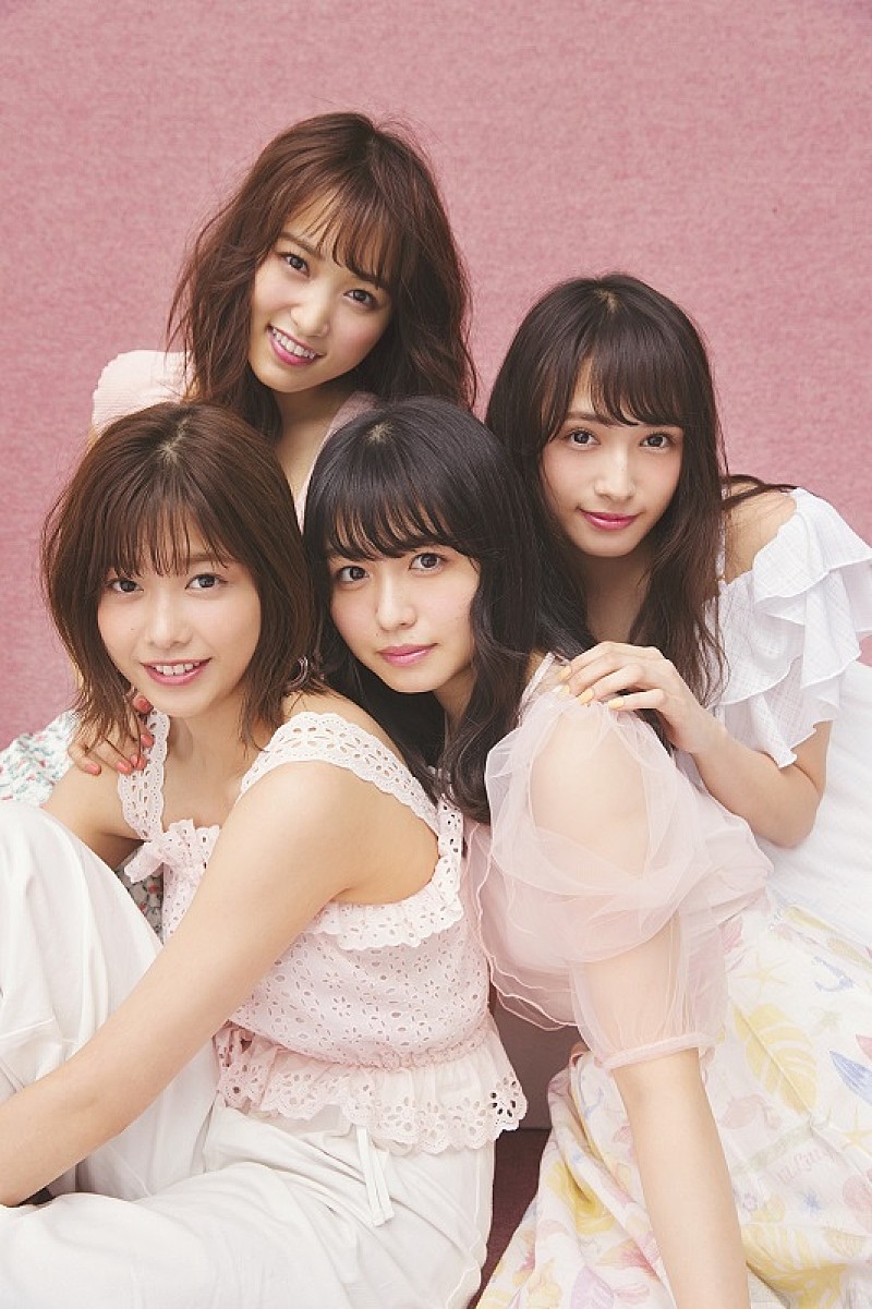 欅坂46 メンバー全員がモデル出演 かわいい かっこいい がテーマのメモリアルブックが発売決定 Daily News Billboard Japan