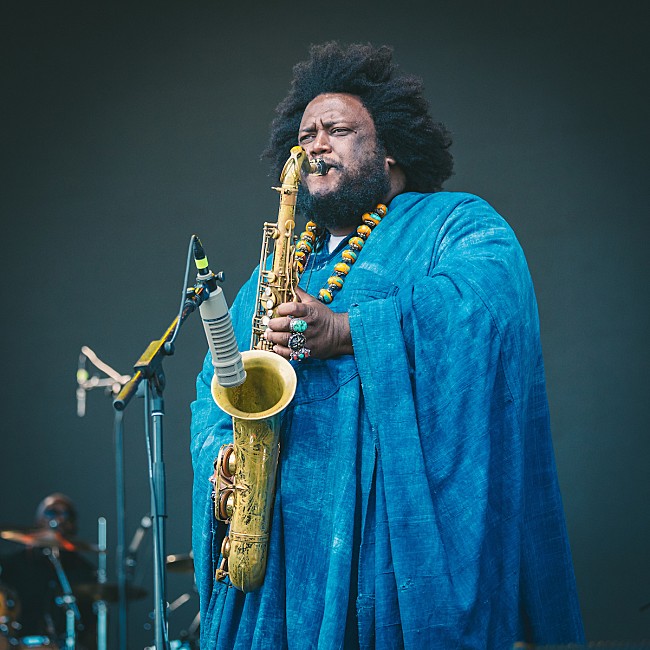 「カマシ・ワシントン、【Arroyo Seco Weekend】ライブ・レポート「多様性は祝福されるべき」」1枚目/6