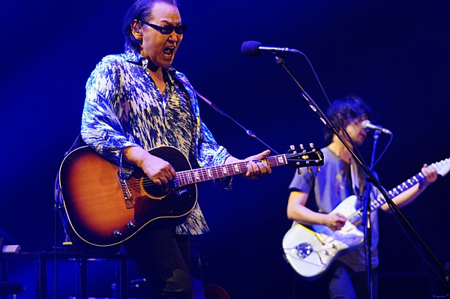 「井上陽水コンサート2018【ROCK PICNIC】が完結、ライブショット＆レポート到着」1枚目/3