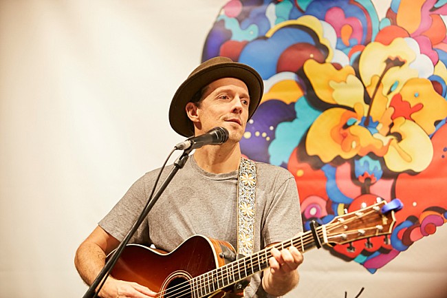 「ジェイソン・ムラーズがバリスタの奥様とのナレソメ披露、渋谷のホテルで極上のファンイベント開催」1枚目/4