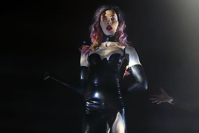 「SOPHIE、レディー・ガガとのコラボの噂に言及」1枚目/1