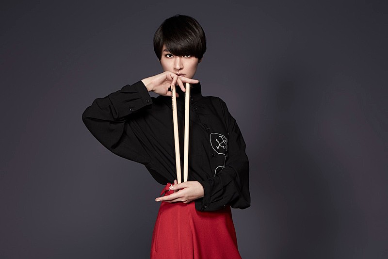 シシド・カフカがアルバム『DOUBLE TONE』発売を記念しLINE LIVE生ライブの放送決定