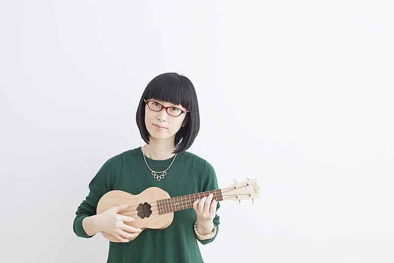 つじあやの、ワンマンライブ・シリーズをアコースティック・セットで開催 