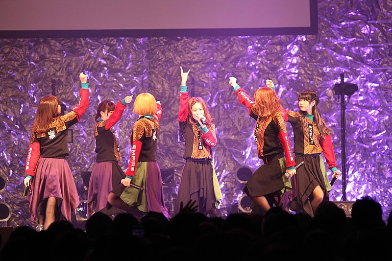 「EMPiRE」2枚目/20