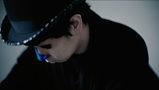 「H ZETT M、不思議な緊張感漂う「水の流れ」MV公開」