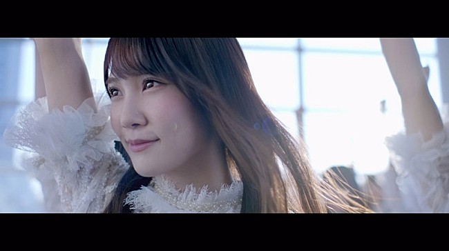 「けやき坂46が会社のオフィスで踊る新曲「ハッピーオーラ」MV公開」1枚目/13