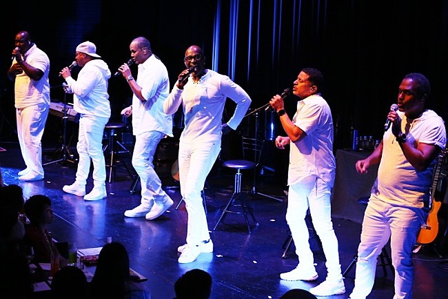 「テイク6、音楽愛に溢れた極上のアカペラ・ショー　東阪ツアー初日公演をレポート」1枚目/10