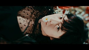 「鬼束ちひろ、ヒット曲「月光」を超える緊張感の中で撮影された「ヒナギク」MV公開」