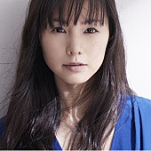 「小西真奈美、KREVAプロデュース/自身が作詞作曲のアルバムでメジャーデビュー」1枚目/2