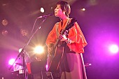 「片平里菜、2DAYSワンマンライブでベスト・アルバムのリリースを発表」1枚目/2