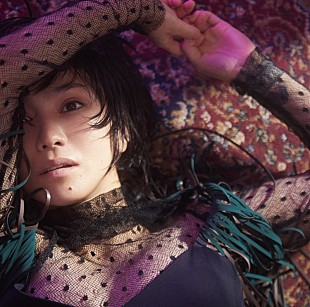 「鬼束ちひろ、新SG『ヒナギク』トレーラー映像公開」