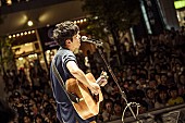 「森山直太朗、新アルバム発売記念ライブで新曲「群青」披露　自ら仕切る「真夏のガラポン大抽選会」も開催」1枚目/9