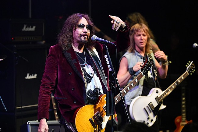 「エース・フレーリー、25年ぶりの来日ソロツアーがスタート　KISSの名曲も多数披露する極上のロックンロール・ショー」1枚目/5