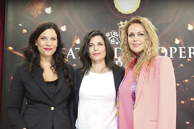 「ローマ歌劇場がソフィア・コッポラ初演出オペラ『椿姫』、女優から転向のキアラ・ムーティ演出『マノン・レスコー』とともに来日」1枚目/9