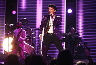 「ブルーノ・マーズがプリンス役を演じるという噂を代理人が否定」