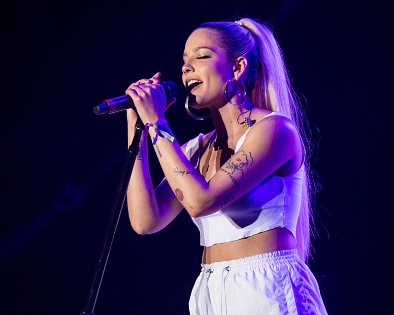 「ホールジー、新曲「ウィズアウト・ミー」を10/4にリリース」1枚目/1