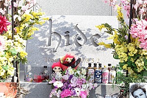 hide(X JAPAN)のドキュメンタリー『HURRY GO ROUND』、DVD& Blu-rayで