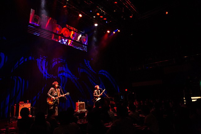 「JOY-POPS（村越弘明＋土屋公平）ビルボードライブ公演レポート　ひとりの音楽ライターが、18年ぶりの“ふたり”のステージに見たもの」1枚目/3