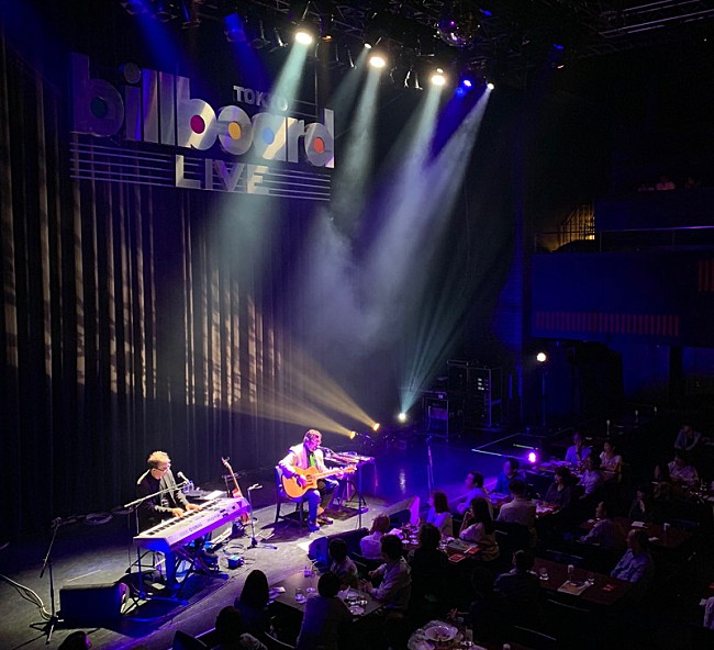 「スティーヴン・ビショップが紡ぐ晩秋へのプレリュード　短編小説のようにほろ苦く、ロマンティックな歌の世界に身も心も委ねる感傷的な夜」1枚目/5