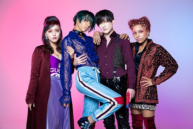 「女王蜂、新曲「催眠術」MV＆新アー写を公開（このあと本日10/2開催の単独公演を配信）」1枚目/2