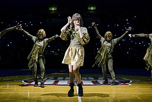 「きゃりーぱみゅぱみゅ、XFLAGプロデュース【B.LEAGUE B1開幕戦】で劇場版モンスト主題歌をサプライズ歌唱」