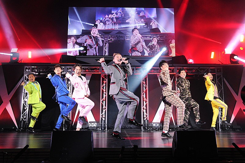 DA PUMPならではのエンタメ単独ライブ、再録ベスト・アルバム発売もサプライズ発表