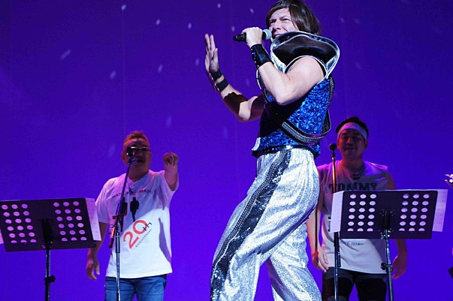 「MONKEY MAJIK、サンドウィッチマンと「ウマーベラス」サプライズ熱唱」1枚目/4