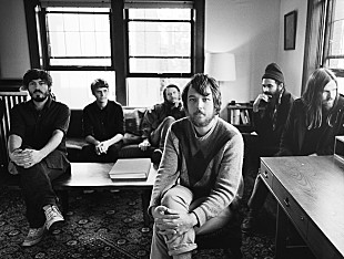 「フリート・フォクシーズ、デビューALの10周年を記念した4枚組の限定盤をリリース」