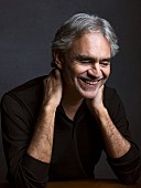 「アンドレア･ボチェッリ、映画『くるみ割り人形と秘密の王国』エンドソングMVを公開」1枚目/5