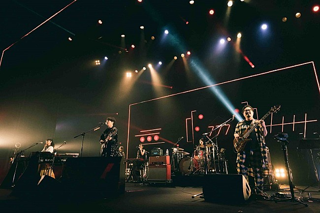 「ゲスの極み乙女。全国ツアーを完遂、最終公演にはさらば青春の光がサプライズ登場」1枚目/8