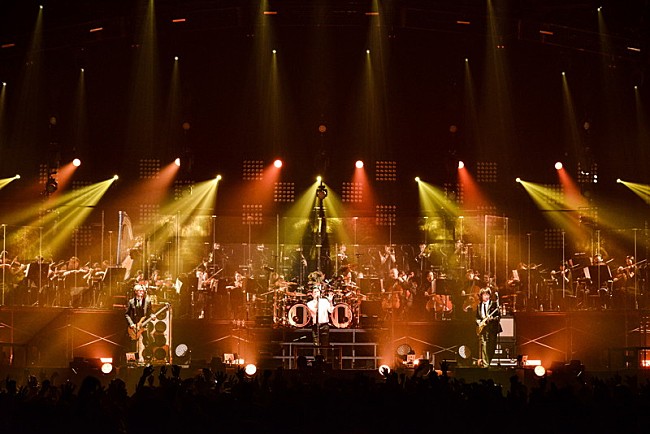 「ONE OK ROCKが初のフルオケ公演開催　さらなる進化の兆しを見た」1枚目/12