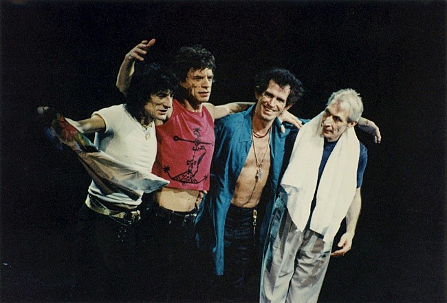 「ストーンズ、日本先行発売の『ヴードゥー・ラウンジ・アンカット』より「ミス・ユー」のフル・ライヴ映像が公開」1枚目/5