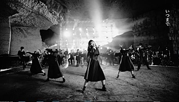 BiSH史上最も激しいダンス「stereo future」MV公開、ゲーム『GOD EATER