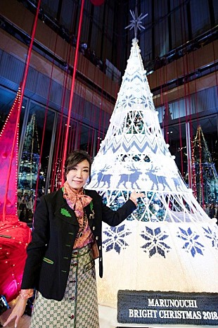 「松任谷由実、自身初となるクリスマスツリー点灯式に登場」