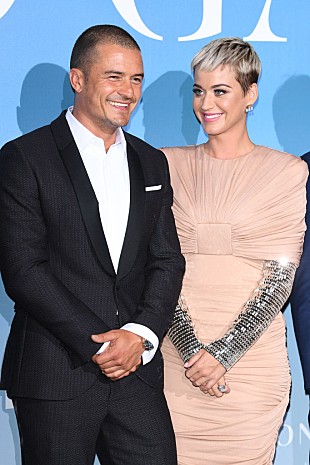 「ケイティ・ペリー、オーランド・ブルームとの交際について「バランスを求めている」と語る」