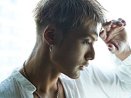 EXILE SHOKICHI、ヌードも収録“究極のセクシー”写真集『BYAKUYA』発売