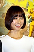 「篠田麻里子「とても光栄でした」　両津勘吉とゴ－ルボ－ルをＰＲ」1枚目/1