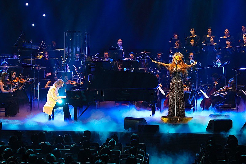 YOSHIKI、サラ・ブライトマンを迎えクラシックスタイルのコンサート【YOSHIKI CLASSICAL】開催 