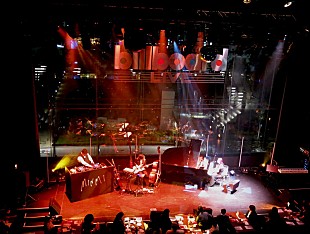 「MINMI、『identity』を携え東名阪で“普段とは一味違う”ライブスタイルのツアー開催　東京初日公演をレポート」