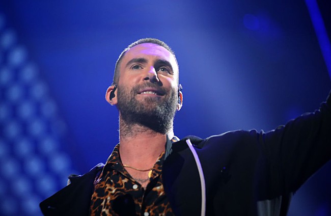 「アダム・レヴィーン、スーパーボウル・ハーフタイム・ショー出演について明言を避けつつコメント」1枚目/1