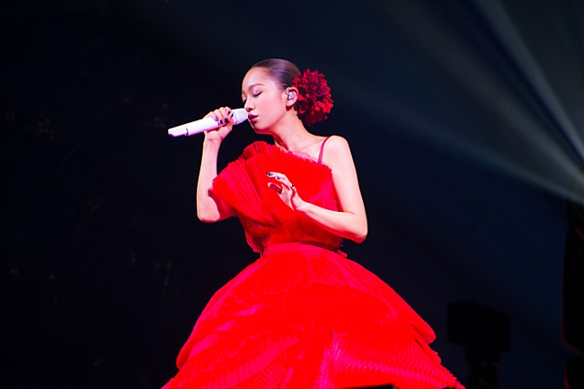 「西野カナ、デビュー10周年記念アリーナツアーの映像作品が発売決定」1枚目/7