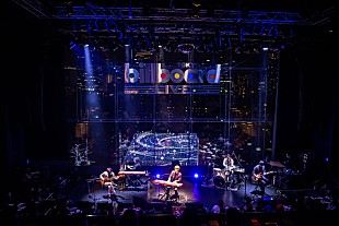 「NELL、韓国を代表するロック・バンドがアコースティック・セットで表現した繊細さと壮大さ――会場を極上の歌声とサウンドで包み込んだ美しきステージ」