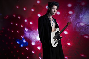 「MIYAVI、時空を超えてhideと共演！『Pink Spider (Remix)』MV公開「彼が僕たちに残してくれたメッセージ、改めて感じて欲しい」」