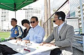 「尾崎世界観（クリープハイプ）『タモリ倶楽部』に再び出演決定　そっくりさんが集まる草野球の試合を実況」1枚目/5