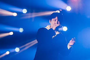 「星野源×マーク・ロンソン、幕張メッセで行われたダブルヘッドライナーショーが大盛況で終了」