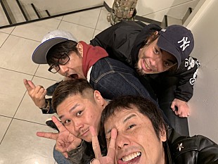 「Ken Yokoyama、新メンバーを迎えた初のツアーを開催」