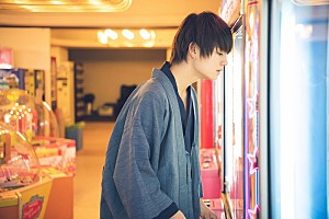 佐野勇斗（M!LK）と温泉・レトロデート気分、2019年カレンダー発売
